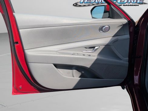 Used 2024 Hyundai Elantra SEL image 39