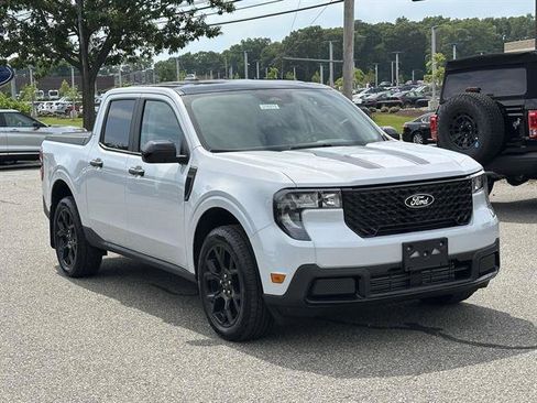 Used 2025 Ford Maverick XLT w/ XLT Luxury Package AWD/4WD image 2