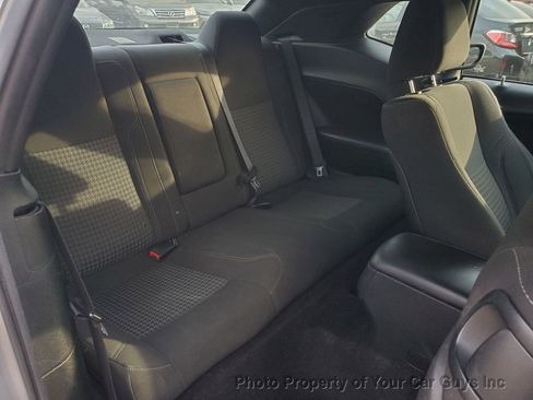 Used 2016 Dodge Challenger SXT RWD image 20