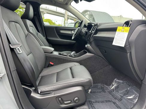 Used 2026 Volvo XC40 B5 Ultra w/ Climate Package AWD/4WD image 10