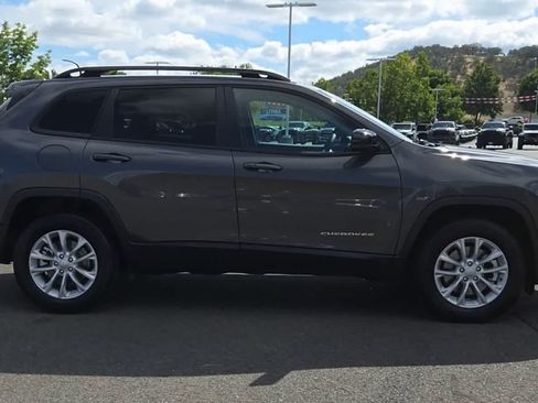Used 2022 Jeep Cherokee Latitude Lux AWD/4WD image 9