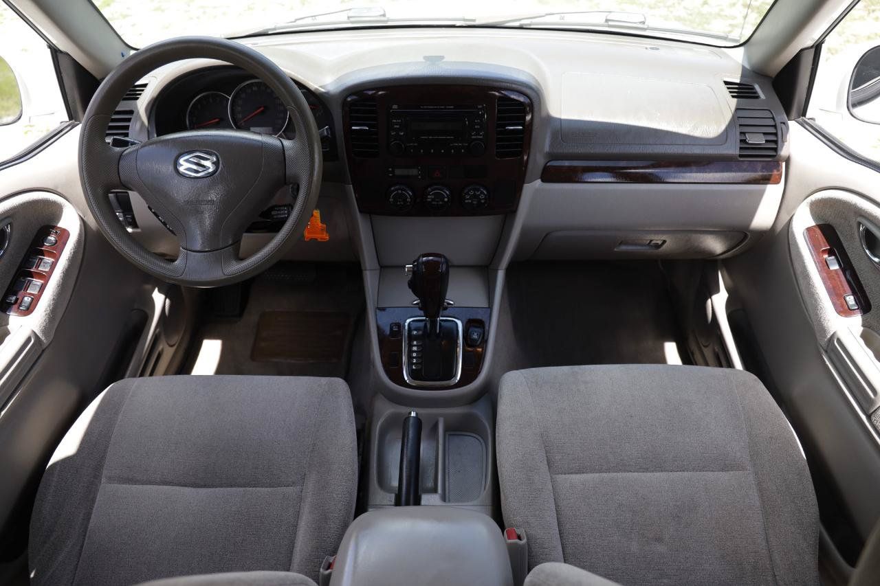 Used 2004 Suzuki XL7 2WD image 2