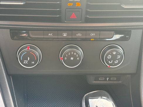 Used 2023 Volkswagen Jetta Sport image 31