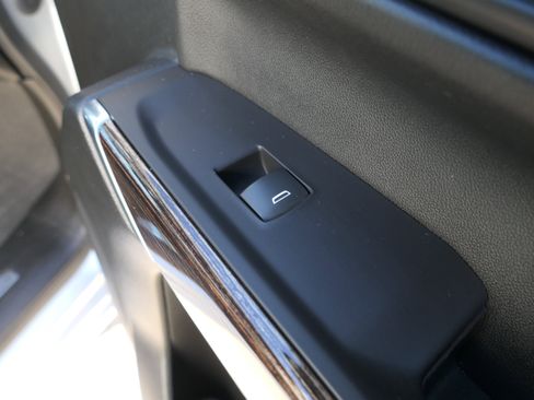 Used 2020 GMC Sierra 1500 Elevation image 24