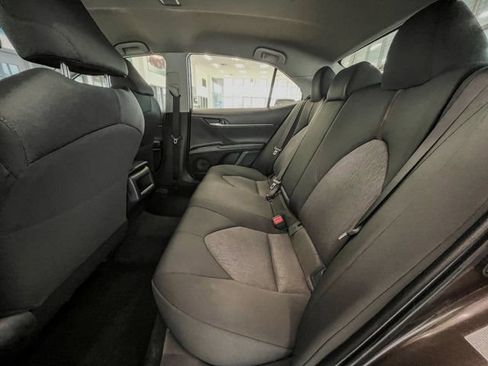 Used 2018 Toyota Camry LE image 28