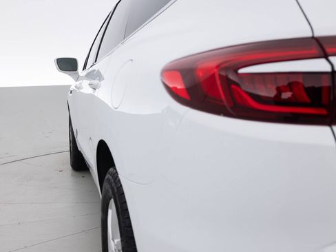 Used 2019 Buick Enclave Essence image 13