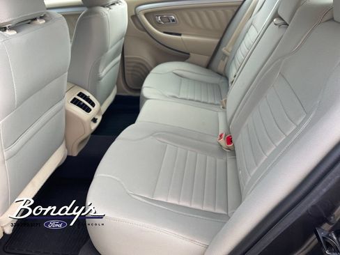 Used 2019 Ford Taurus SE FWD image 11