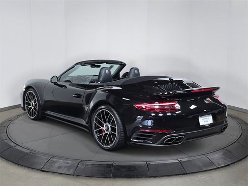 Used 2019 Porsche 911 Turbo image 3
