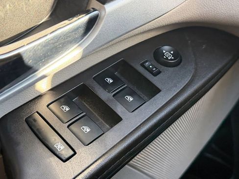 Used 2010 Chevrolet Equinox LS image 12