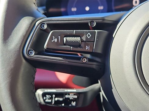 Certified 2025 Porsche Macan 4 Electric image 31