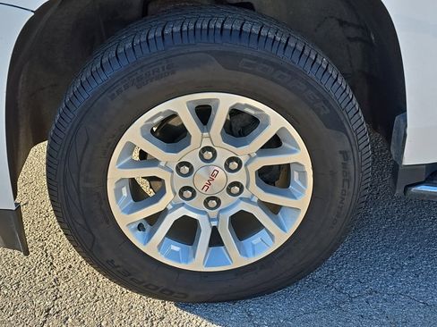 Used 2020 GMC Yukon XL SLT image 7