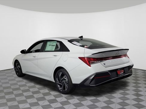New 2025 Hyundai Elantra SEL w/ Cargo Package image 38