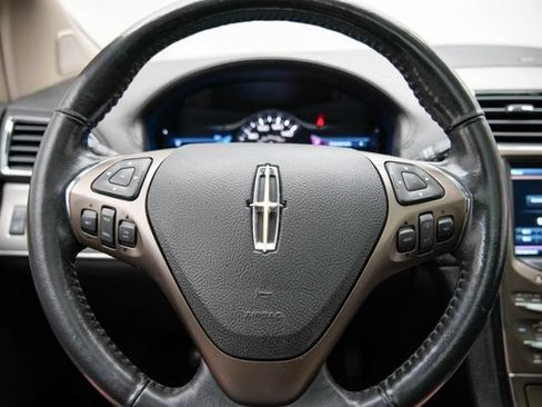 Used 2013 Lincoln MKX AWD image 31