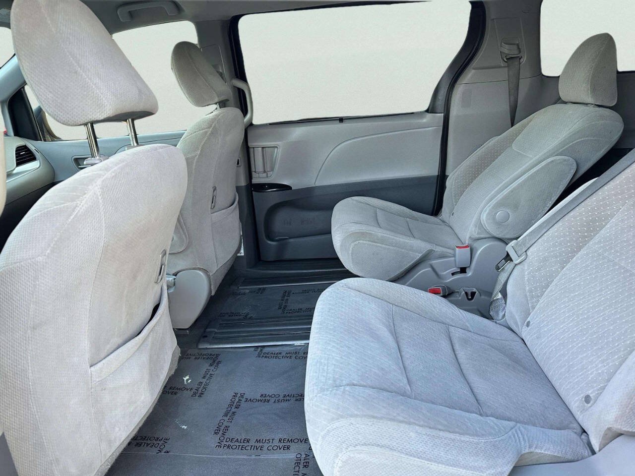 Used 2020 Toyota Sienna LE FWD image 12