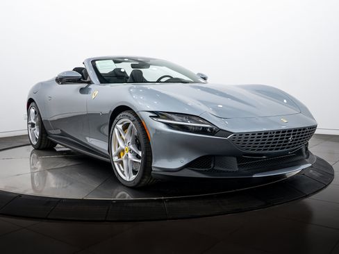 Used 2025 Ferrari Roma Spider image 13