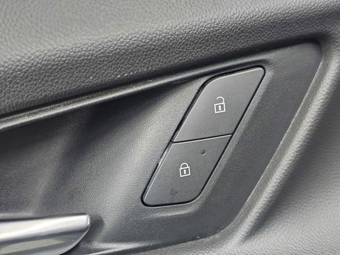 Used 2025 Chevrolet Equinox LT FWD image 26