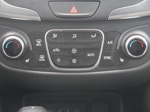 Used 2020 Chevrolet Equinox LT image 20