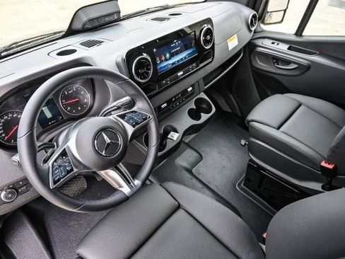 New 2025 Mercedes-Benz Sprinter 2500 image 11