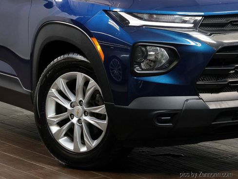Used 2021 Chevrolet TrailBlazer LS FWD image 3