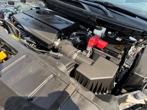Used 2025 Nissan Rogue SL FWD image 9