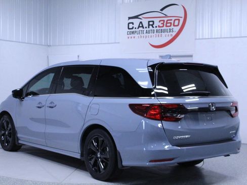 Used 2023 Honda Odyssey Sport image 4