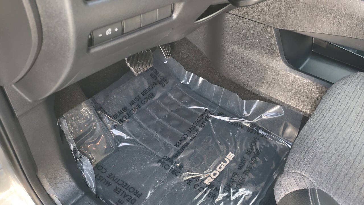Used 2021 Nissan Rogue SV FWD image 14