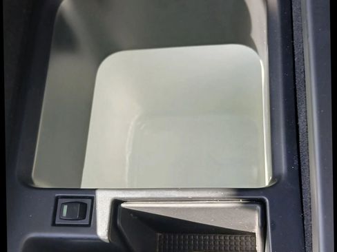 Used 2017 Land Rover Range Rover Sport HSE image 31