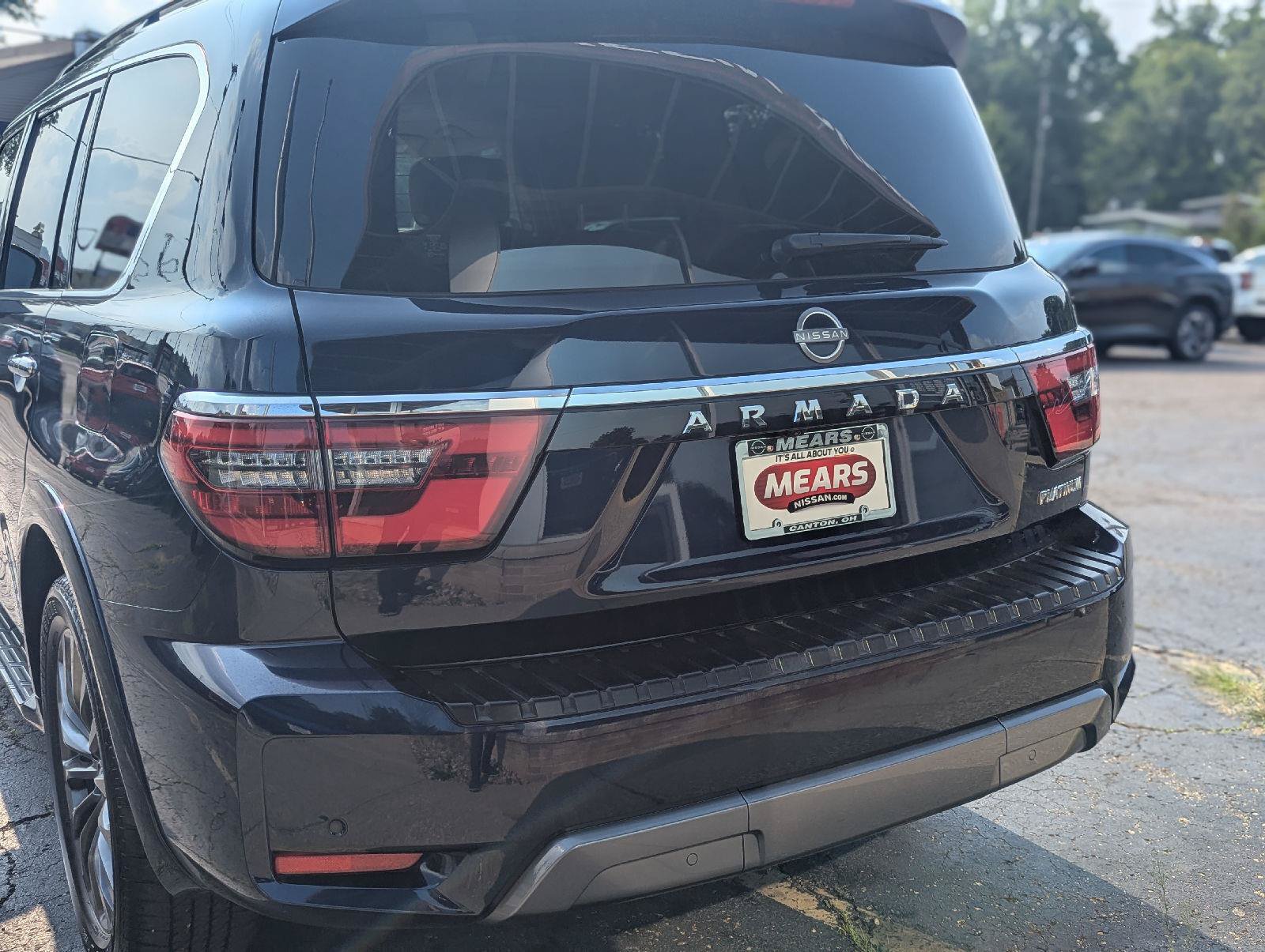 Used 2023 Nissan Armada Platinum w/ Captain's Chairs Package AWD/4WD image 13