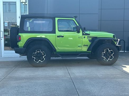 Used 2025 Jeep Wrangler Sport AWD/4WD image 2