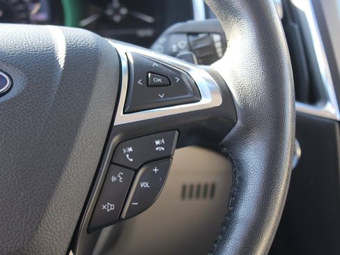 Used 2018 Ford Edge Titanium w/ Technology Package image 9