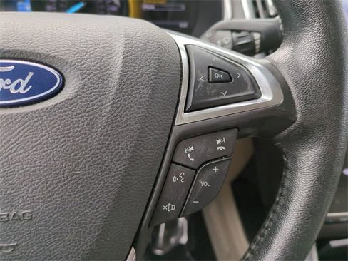 Used 2019 Ford Edge Titanium image 29