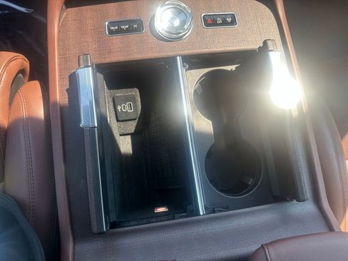 Used 2025 Lincoln Navigator Reserve AWD/4WD image 21