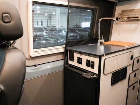 Used 2021 Mercedes-Benz Sprinter 2500 image 43