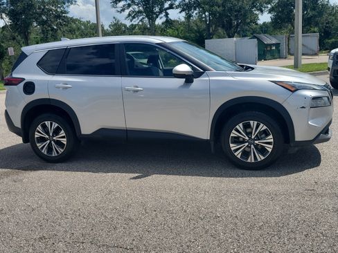 Certified 2022 Nissan Rogue SV AWD/4WD image 4