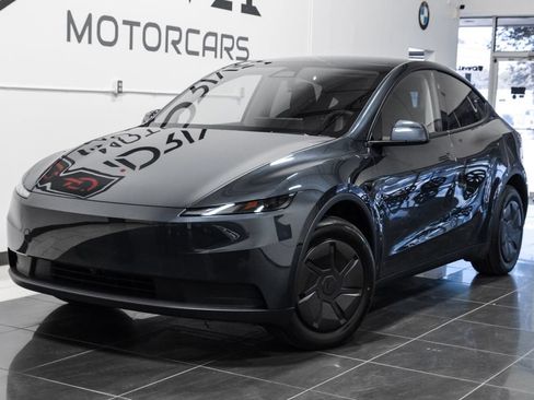 Used 2026 Tesla Model Y 2WD image 6