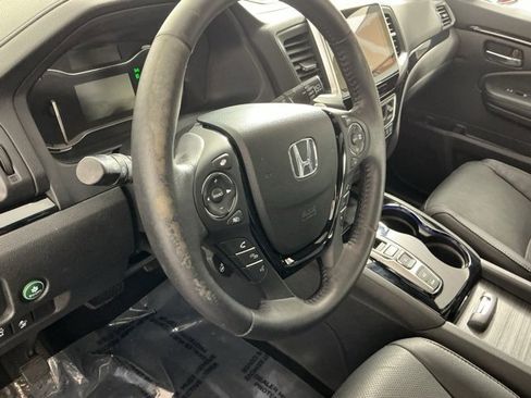 Used 2017 Honda Pilot Elite image 36