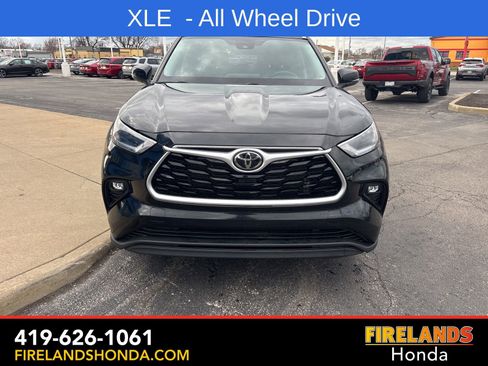 Used 2021 Toyota Highlander XLE AWD/4WD image 7