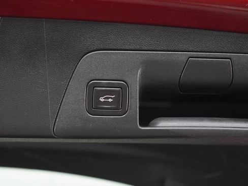 Used 2023 Buick Envision Essence AWD/4WD image 17