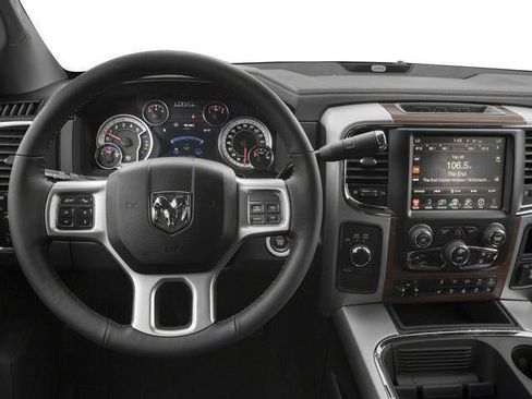 Used 2017 RAM 3500 Laramie w/ Convenience Group image 7