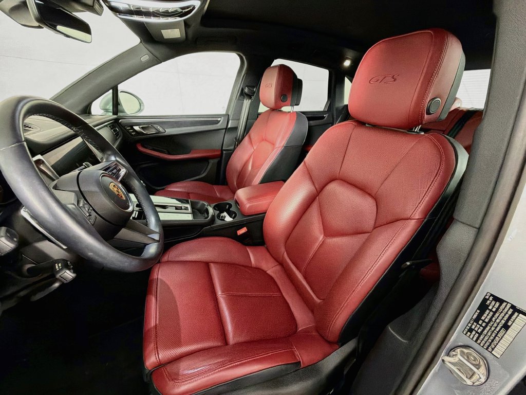 Certified 2024 Porsche Macan GTS AWD/4WD image 5