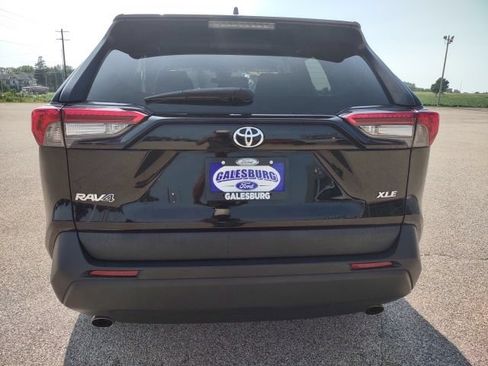 Used 2021 Toyota RAV4 XLE FWD image 4