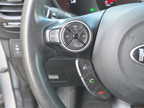 Used 2016 Kia Soul image 24