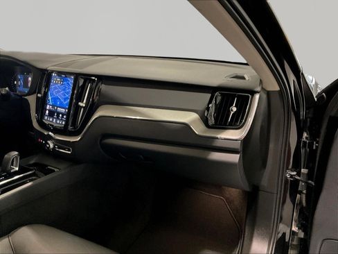 Used 2025 Volvo XC60 B5 Plus AWD/4WD image 25