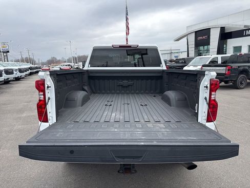 Used 2022 Chevrolet Silverado 2500 Custom w/ Custom Value Package image 26