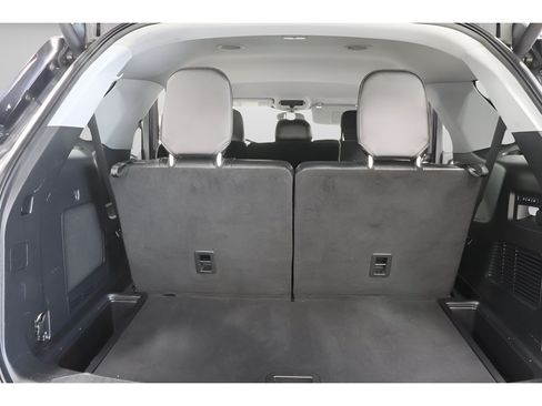 Used 2022 Ford Explorer Limited w/ Equipment Group 301A AWD/4WD image 31