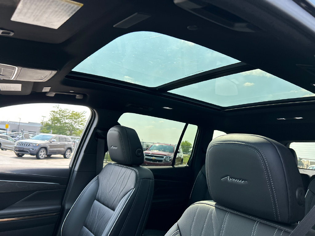 New 2026 Buick Enclave Avenir AWD/4WD image 31