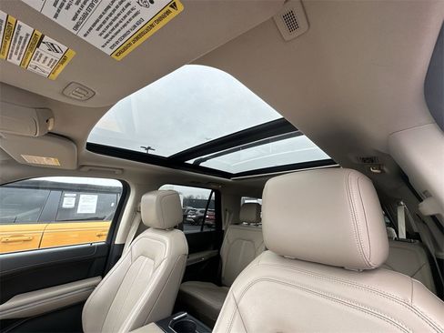 Used 2023 Ford Expedition Max Limited image 22