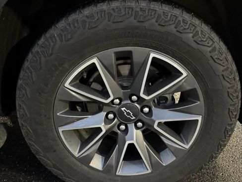 Used 2023 Chevrolet Tahoe Z71 w/ Z71 Off-Road Package image 24