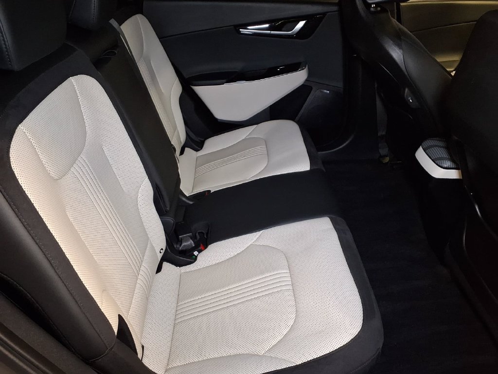 Used 2024 Kia EV6 GT-Line w/ GT-Line White Seat Package RWD image 23