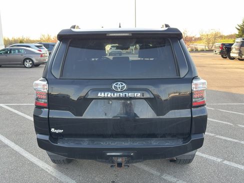 Used 2020 Toyota 4Runner SR5 Premium image 4